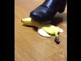 【fetish】Banana food crush Boots